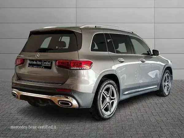 Usata Mercedes GLB200 Premium 150 CV (110 kW) 2023 Grigio montagna SUV