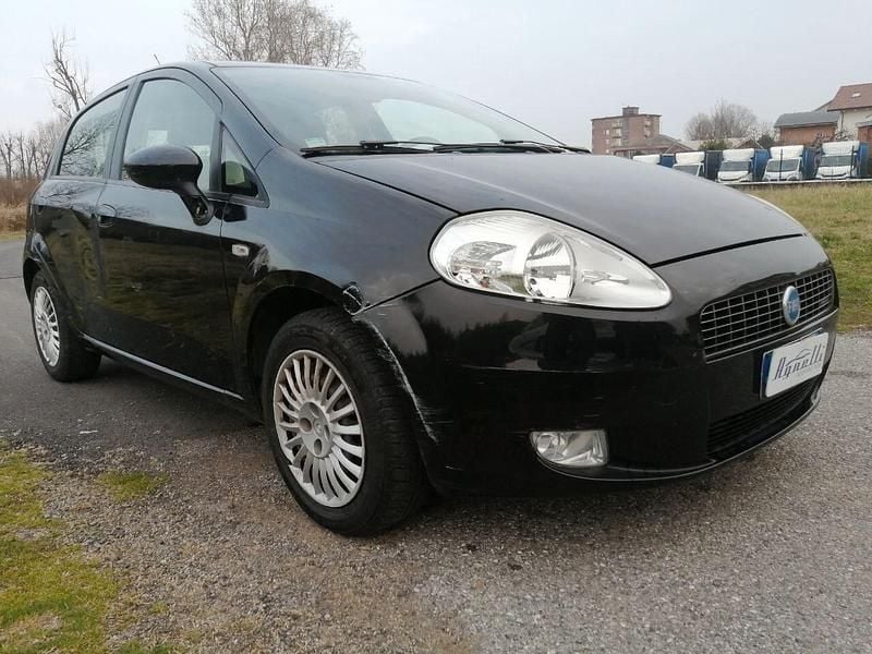 Usata Fiat Grande Punto Dynamic 75 CV (55 kW) 2007 Nero Utilitaria