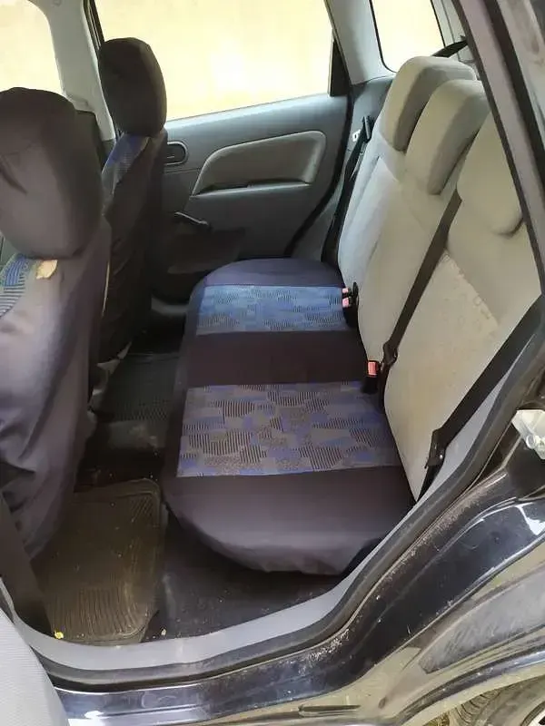 Usata Ford Fiesta Ambiente 68 CV (50 kW) 2003 Nero Utilitaria