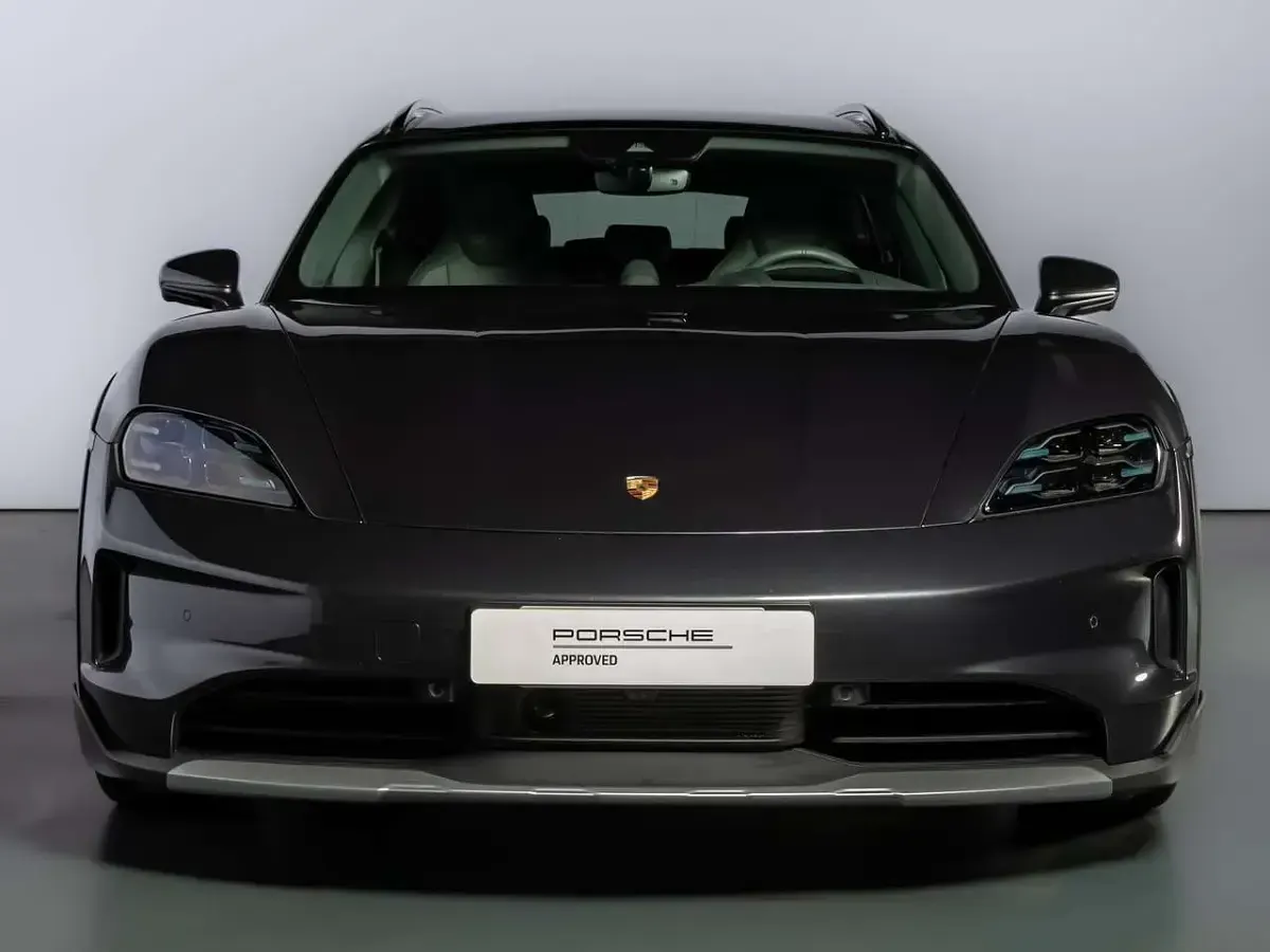 Usata Porsche Taycan 4 Cross Turismo Cross Turismo 319 kW (435 CV) 2024 Grigio vulcano metallizzato Station wagon
