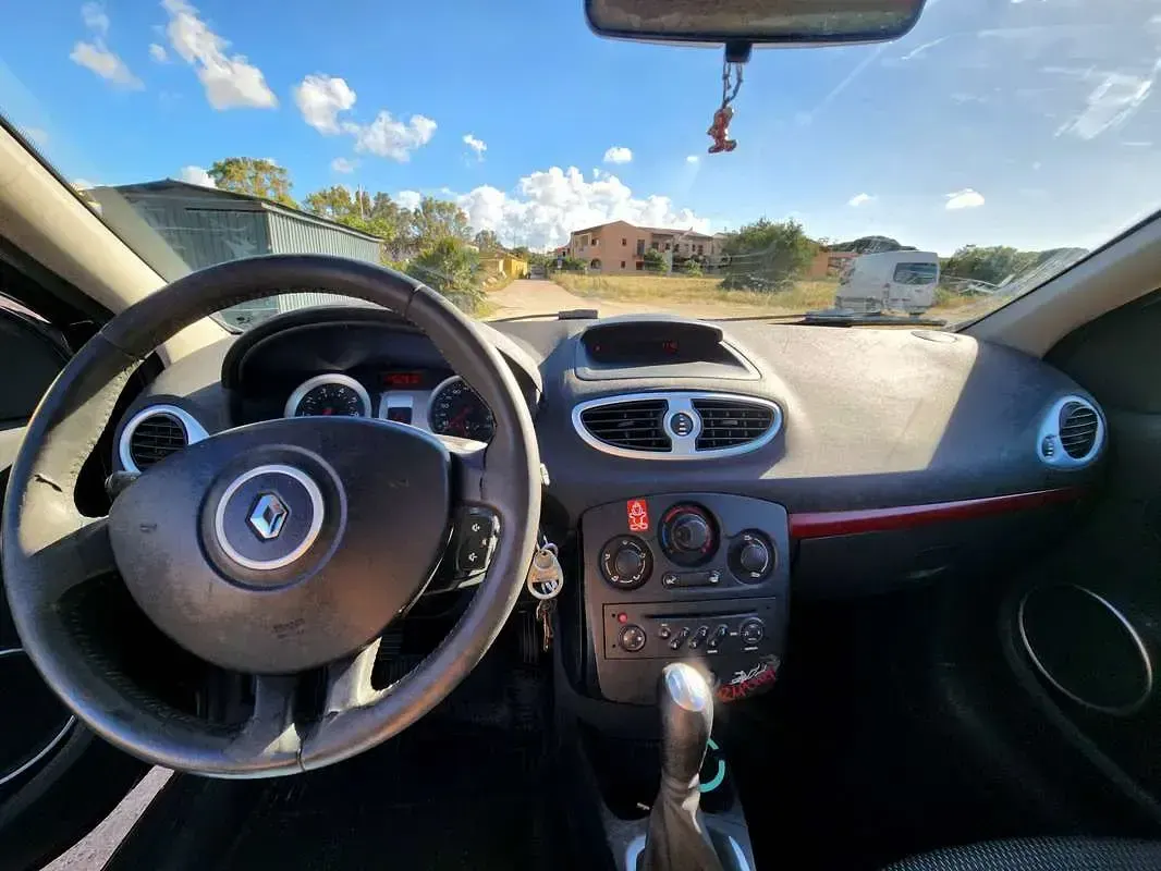 Usata Renault Clio III Rip Curl 75 CV (55 kW) 2007 Nero Berlina