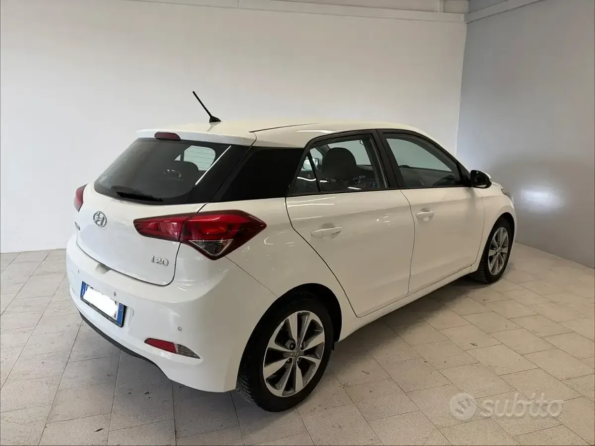 Usata Hyundai i20 Style 90 CV (66 kW) 2017 Bianco Berlina