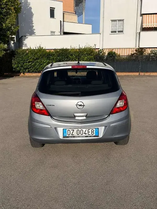 Usata Opel Corsa Cosmo 80 CV (58 kW) 2009 Utilitaria