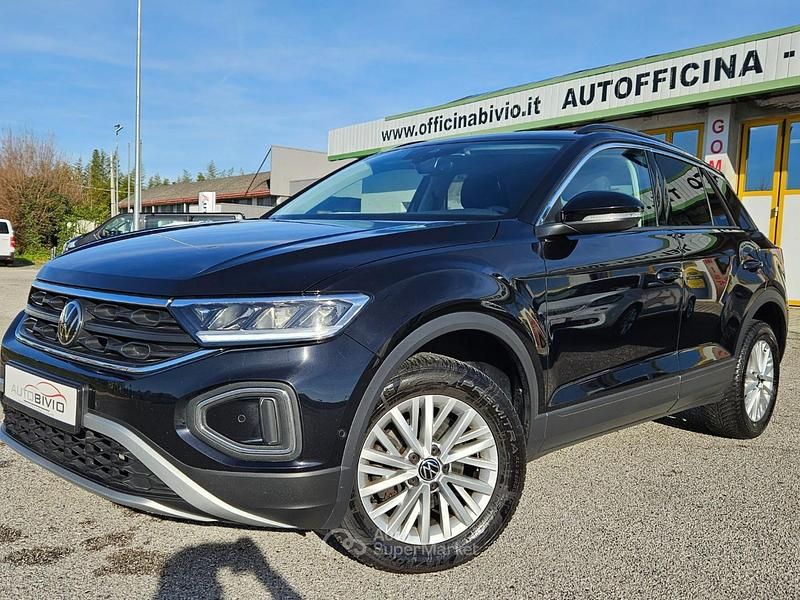 Usata VW T-Roc Life 110 CV (80 kW) 2023 Nero SUV