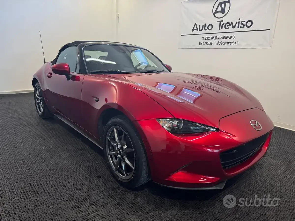 Usata Mazda MX5 Exceed 132 CV (97 kW) 2021 Rosso Cabrio