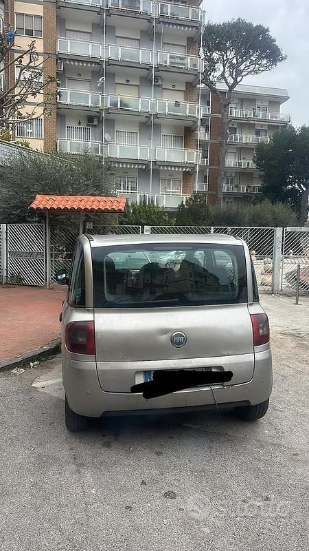 Usata Fiat Multipla 120 CV (88 kW) 2007 Grigio Monovolume