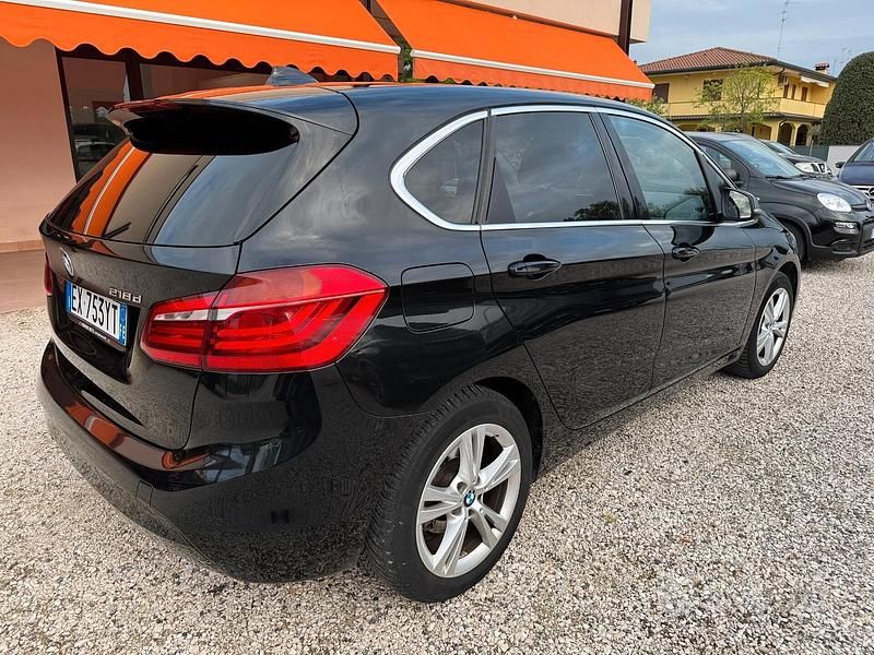 Usado BMW 218 Advantage 150 CV (110 kW) 2015 Negro Familiar