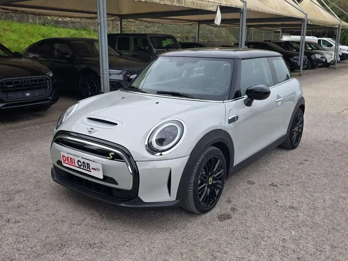 Usata Mini Cooper SE 136 kW (185 CV) 2022 Argento Utilitaria