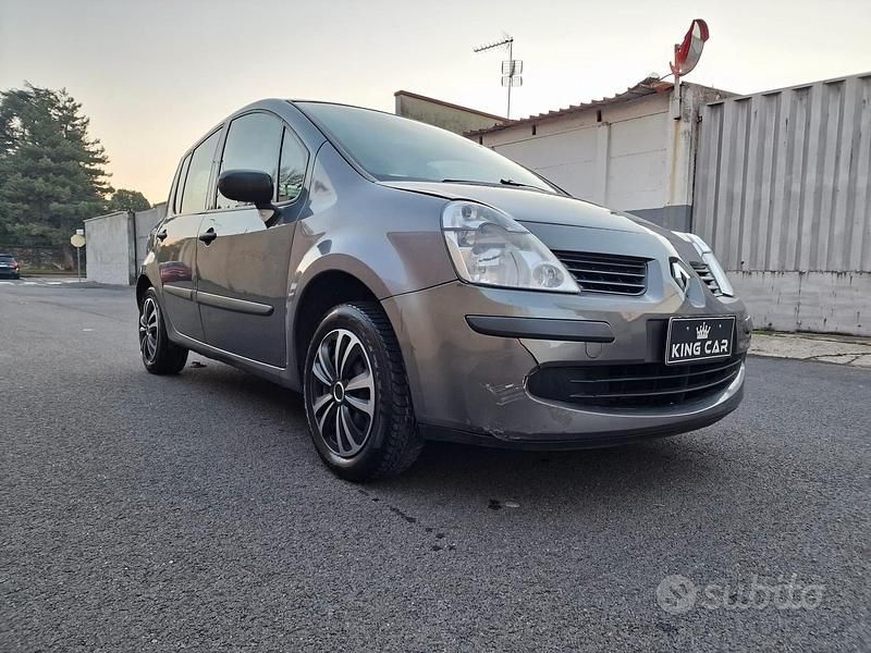 Usata Renault Modus Dynamique 75 CV (55 kW) 2007 Grigio Monovolume