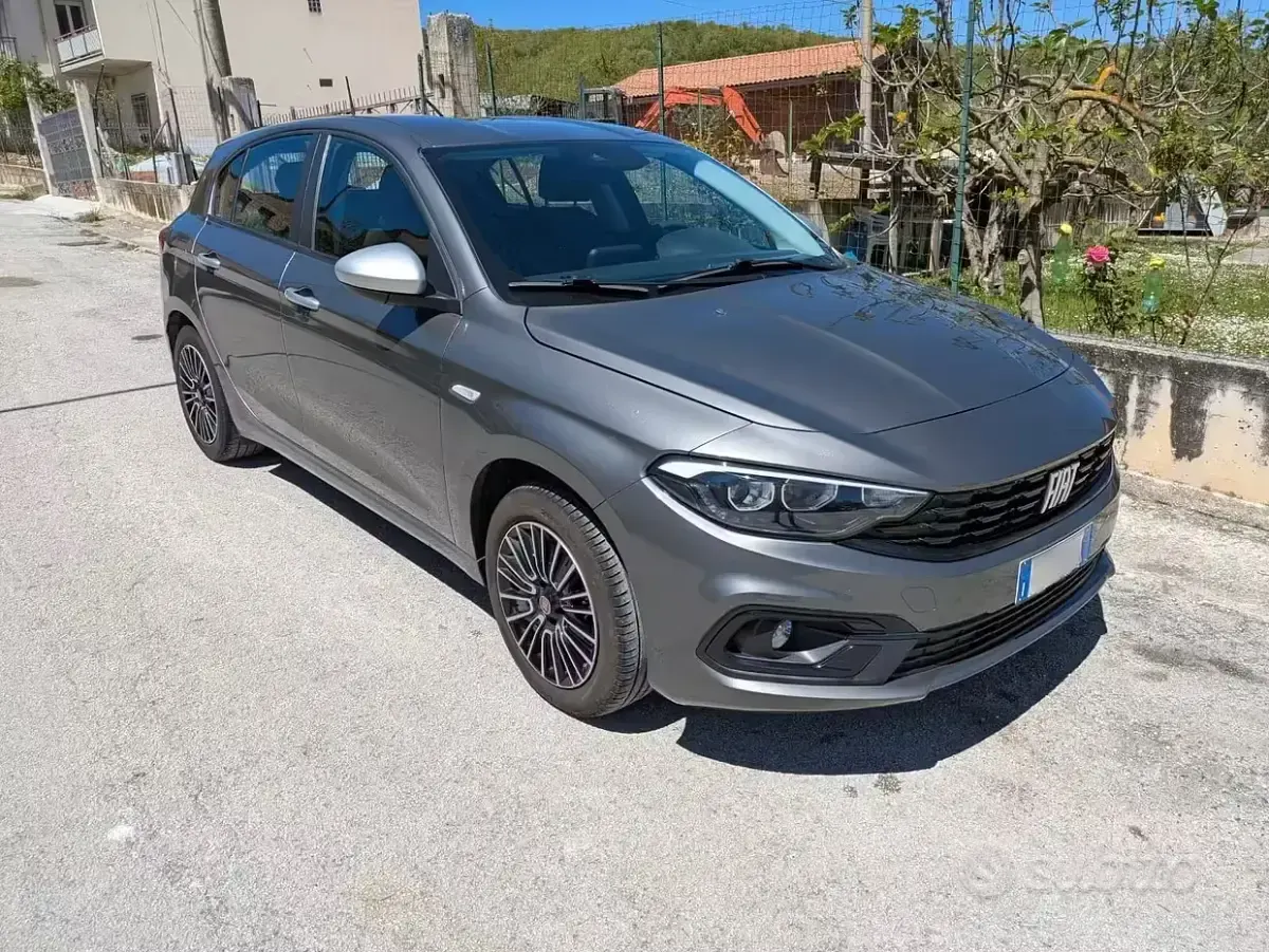 Usata Fiat Tipo 100 CV (73 kW) 2023 Grigio Berlina