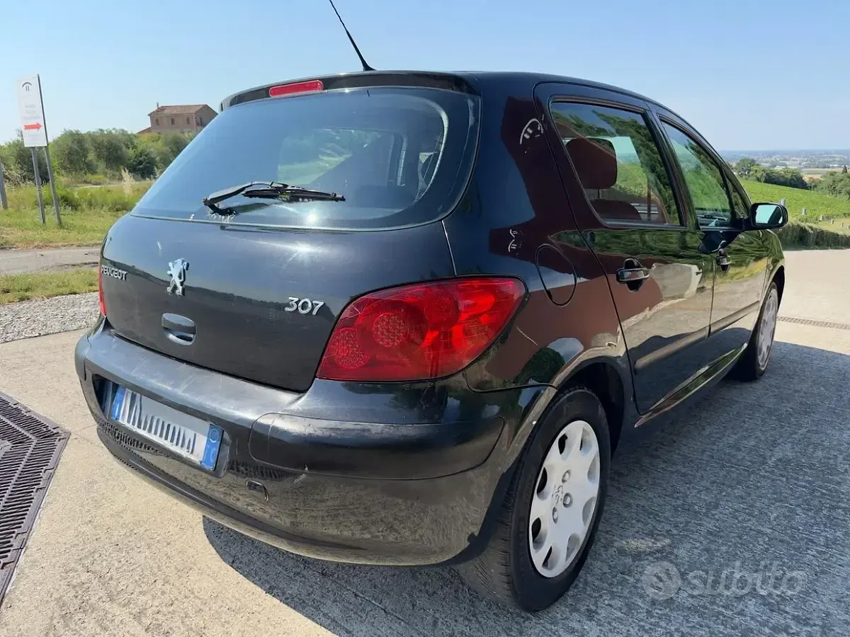 Usata Peugeot 307 109 CV (80 kW) 2007 Nero Berlina