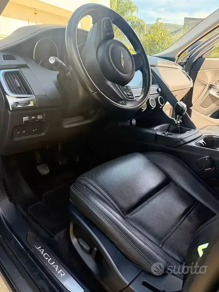 Usata Jaguar E-Pace 150 CV (110 kW) 2019 Grigio SUV