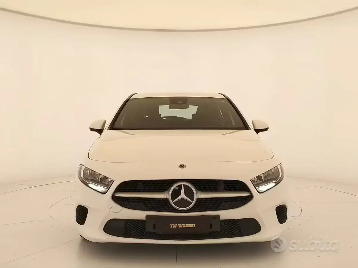 Usata Mercedes A180 Business 136 CV (100 kW) 2019 Bianco Berlina