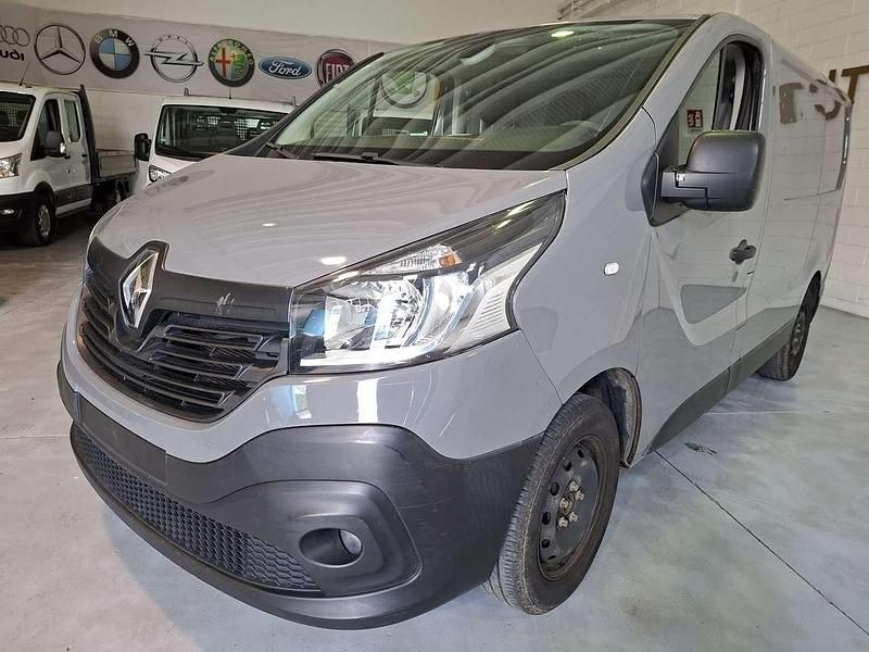 Usata Renault Trafic 95 CV (69 kW) 2018 Grigio Monovolume