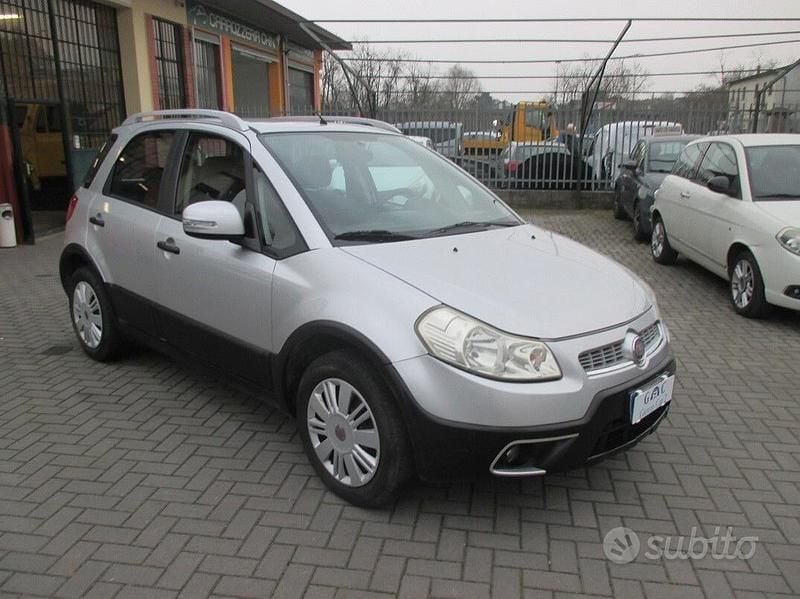 Usata Fiat Sedici Dynamic 120 CV (88 kW) 2012 Grigio SUV
