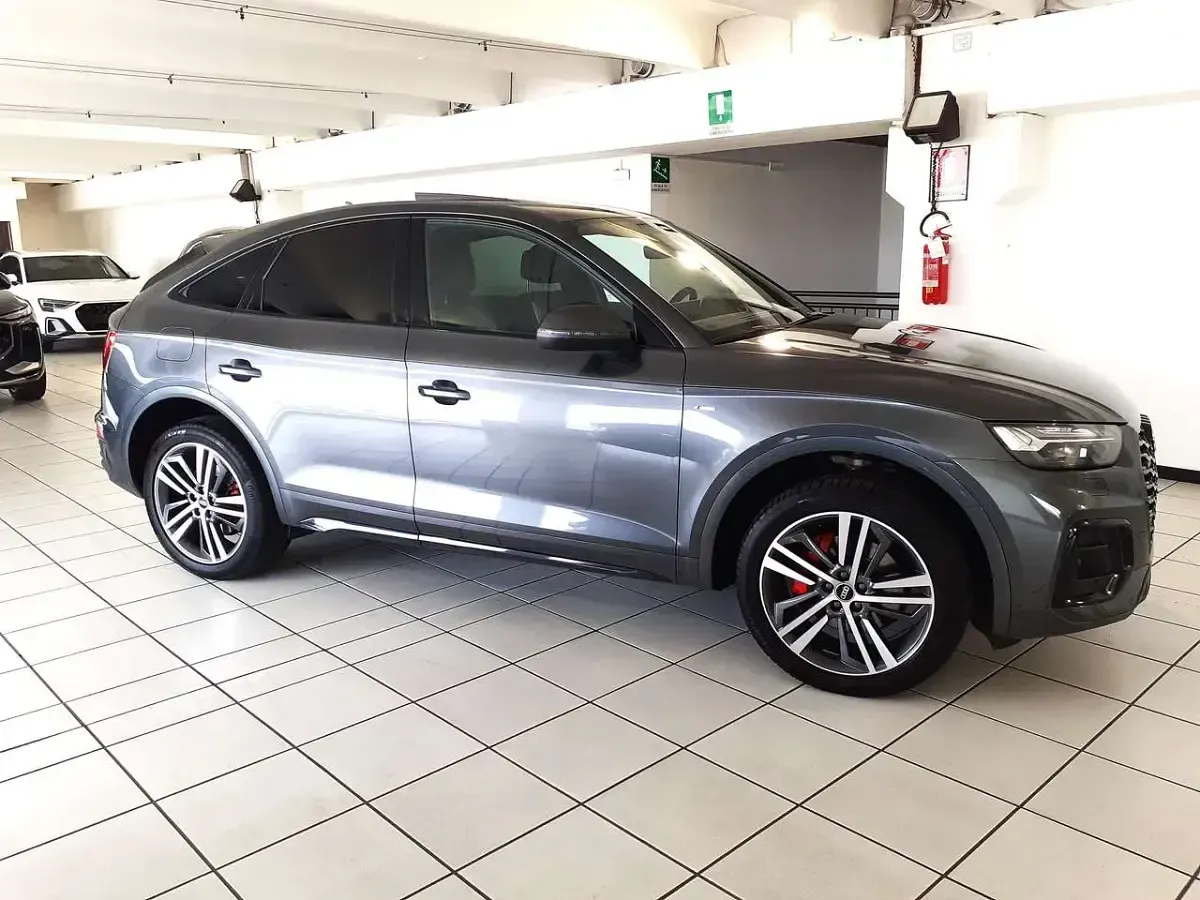 Usata Audi Q5 Sportback S-line plus 204 CV (150 kW) 2021 Grigio daytona SUV