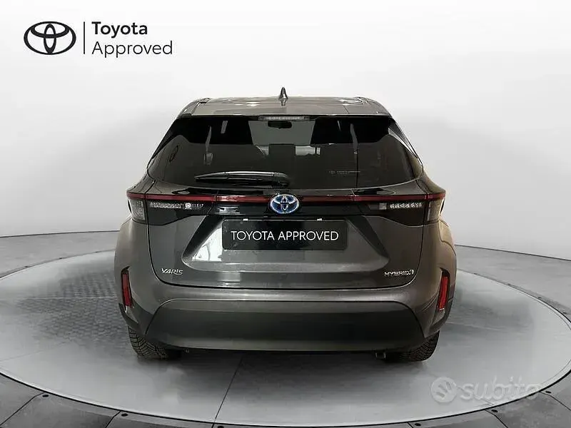 Usata Toyota Yaris Cross Trend 116 CV (85 kW) 2022 Grigio SUV