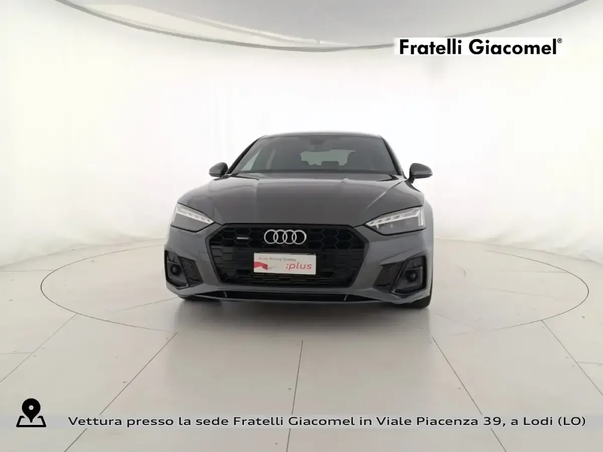 Usado Audi A5 Sportback S-Line 265 HP (194 kW) 2022 Cinzento Citadino
