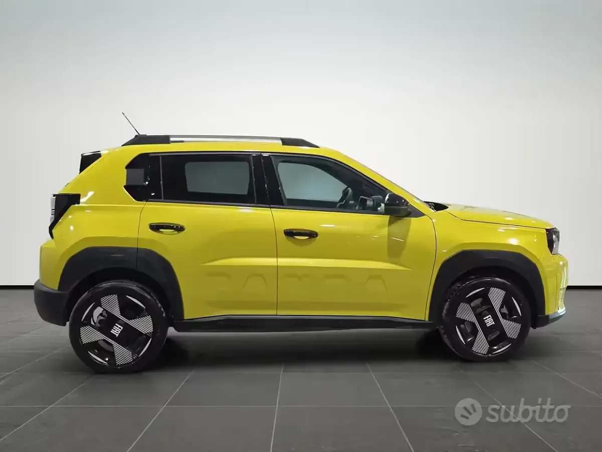 Usata Fiat Grande Panda La Prima 52 kW (72 CV) 2025 Giallo Utilitaria