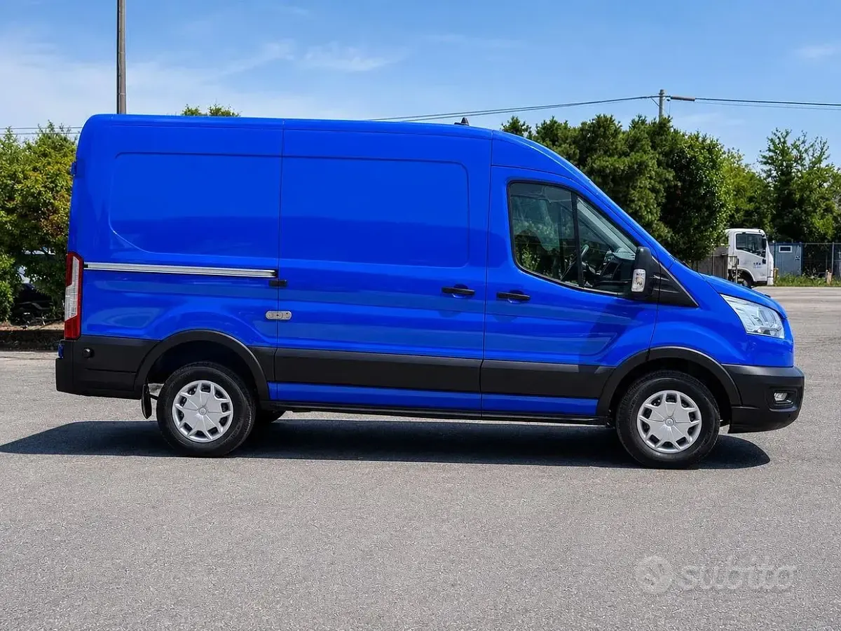 Usata Ford Transit 131 CV (96 kW) 2022 Bluazzurro Furgone