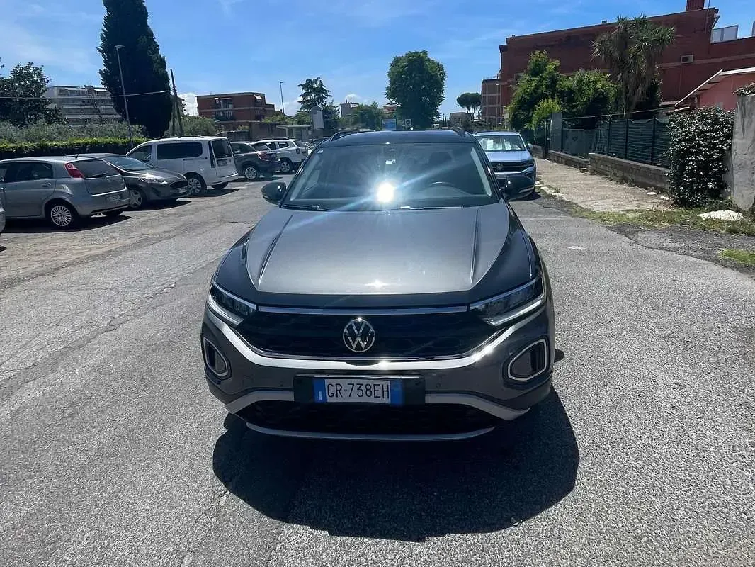 Usata VW T-Roc Life 150 CV (110 kW) 2023 Grigio SUV