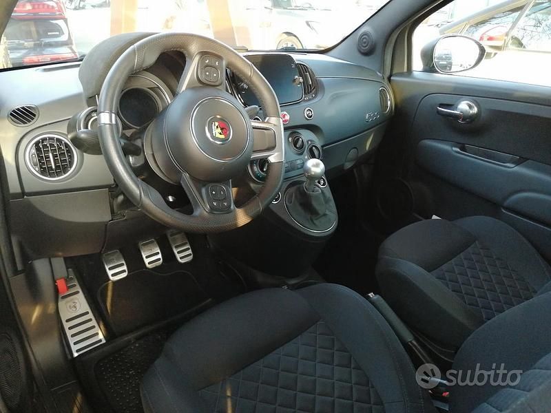 Usata Fiat 500 Abarth 165 CV (121 kW) 2023 Grigio Utilitaria