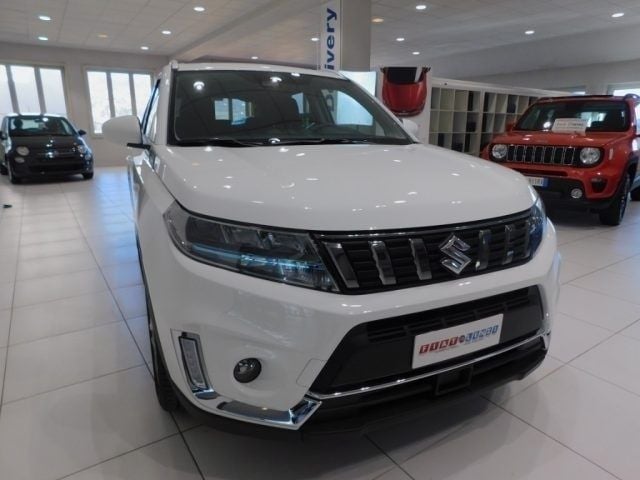 Usata Suzuki Vitara Cool 129 CV (94 kW) 2023 Bianco SUV
