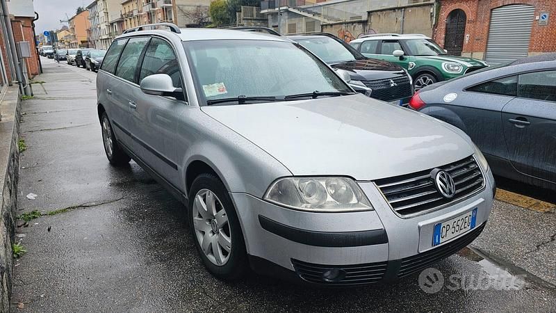 Usata VW Passat 131 CV (96 kW) 2004 Grigio Station wagon