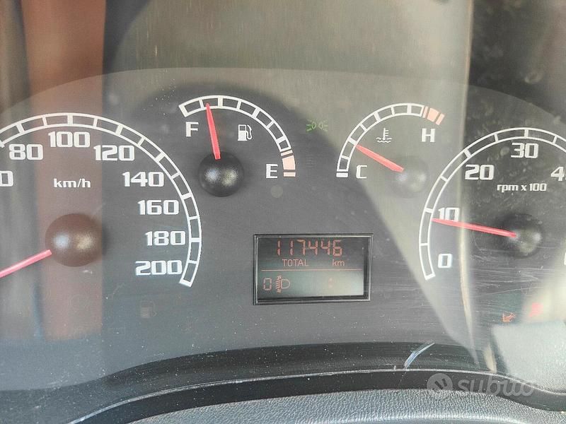 Usata Fiat Strada 84 CV (61 kW) 2009 Bianco Pick-up