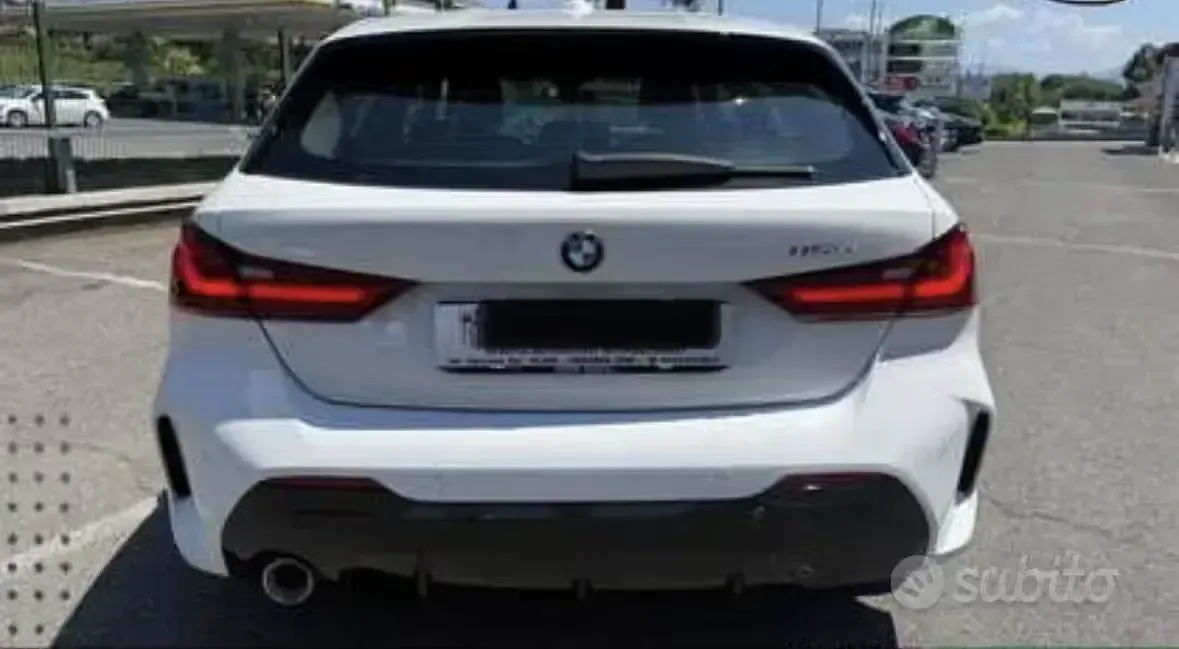 Usata BMW 116 M Sport 116 CV (85 kW) 2022 Bianco Utilitaria