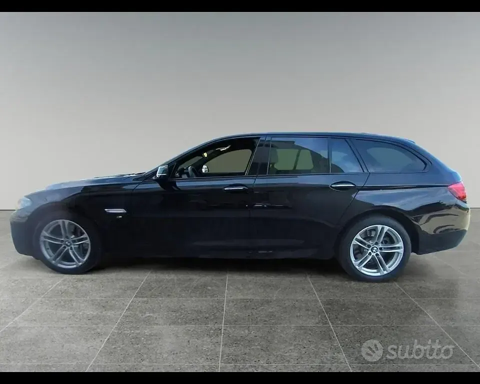 Usata BMW 525 Luxury Line 218 CV (160 kW) 2016 Schwarz pastello Station wagon
