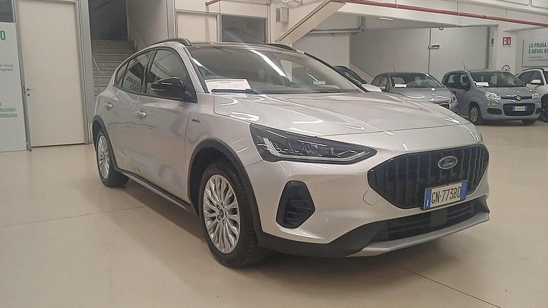 Usata Ford Focus Active 125 CV (91 kW) 2023 Argento/nero SUV