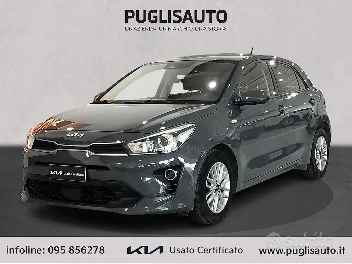 Usata Kia Rio Style 100 CV (73 kW) 2022 Grigio Berlina
