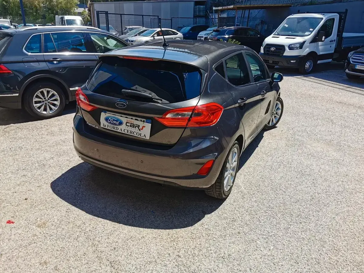 Usata Ford Fiesta Titanium 75 CV (55 kW) 2019 Grigio Utilitaria