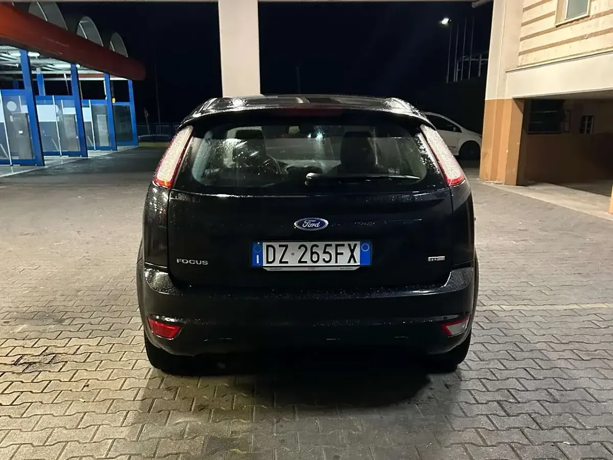 Usata Ford Focus Titanium 109 CV (80 kW) 2010 Nero Berlina