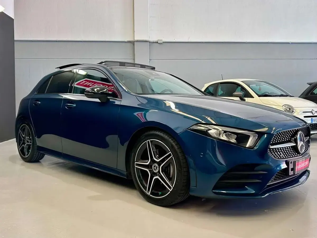 Usata Mercedes A180 Premium 116 CV (85 kW) 2021 Blu/azzurro Berlina
