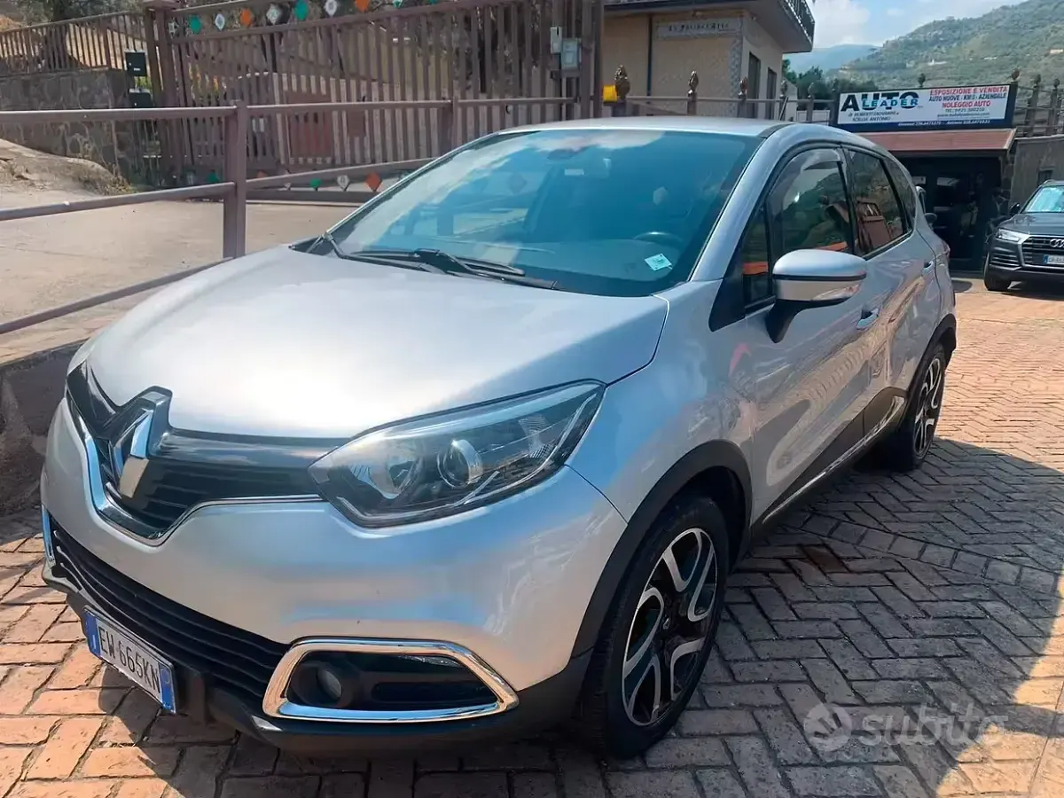 Usata Renault Captur 90 CV (66 kW) 2014 Grigio SUV