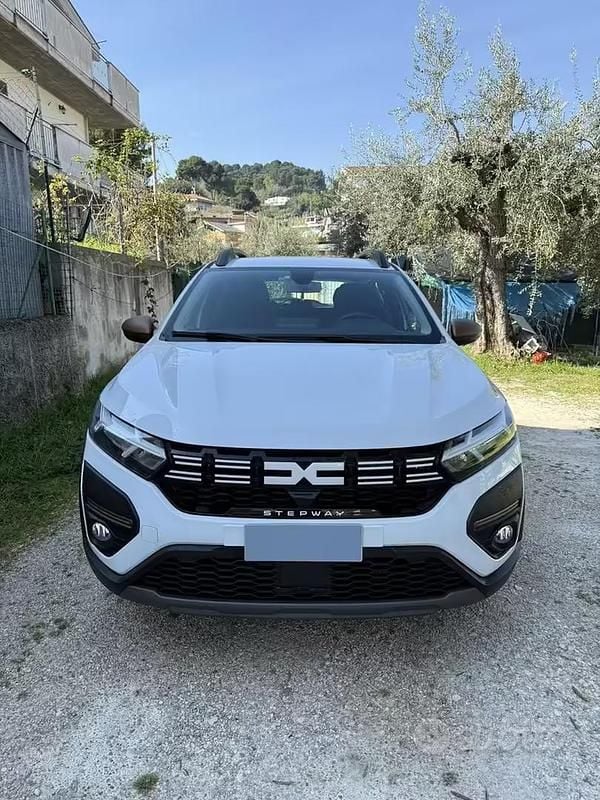 Usata Dacia Sandero Stepway 100 CV (73 kW) 2024 Bianco Berlina