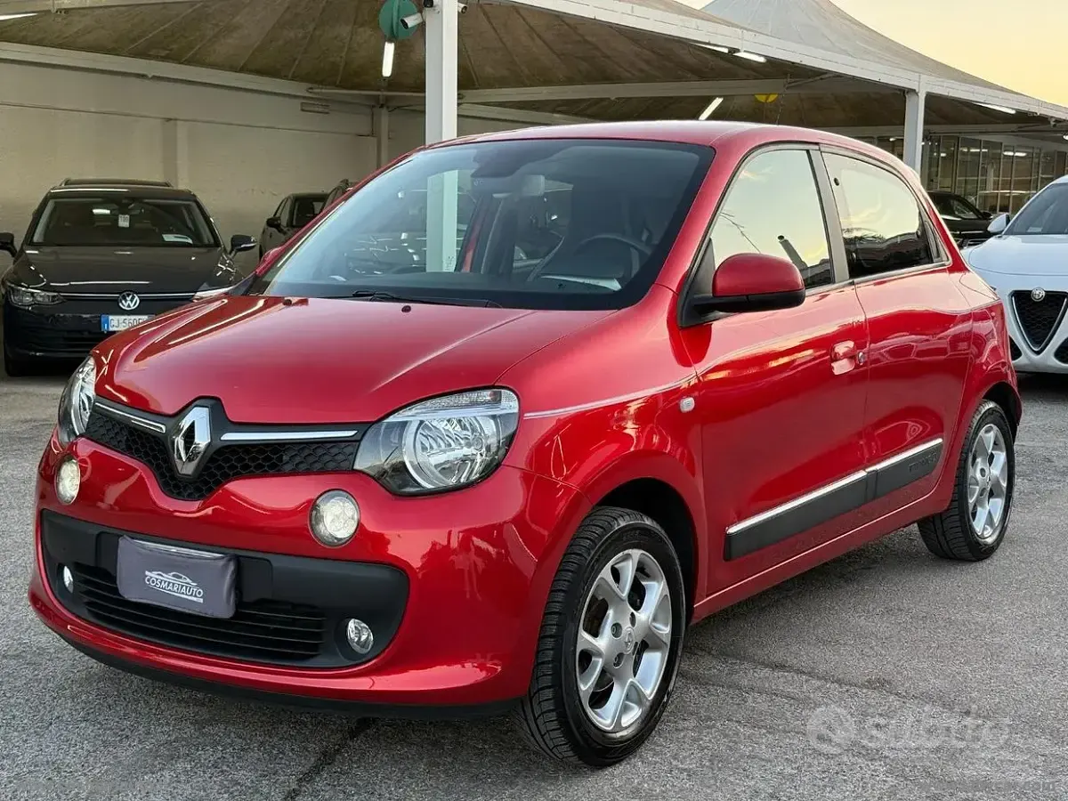 Usata Renault Twingo SE 69 CV (50 kW) 2015 Rosso Utilitaria