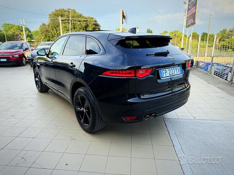 Usata Jaguar F-Pace Portfolio 180 CV (132 kW) 2018 Nero SUV