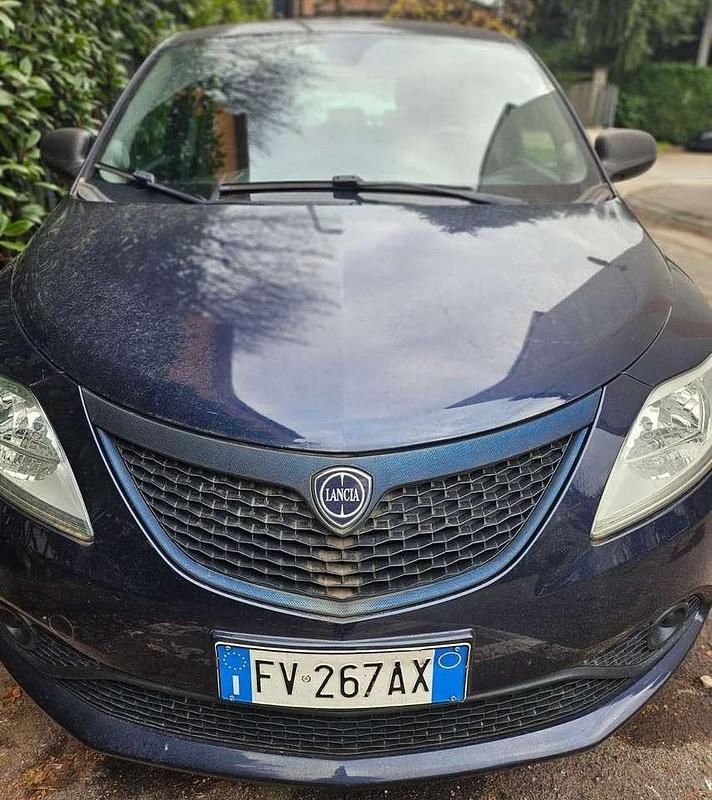 Blu/azzurro Usata 2019 Lancia Ypsilon Due volumi | 9200 € (Buon prezzo) - Immagine 1/4