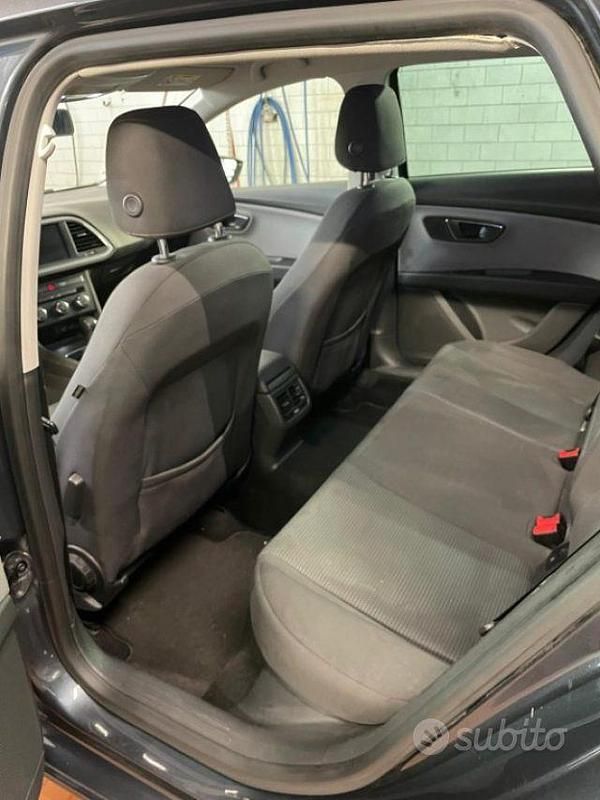 Usata Seat Leon ST Business 116 CV (85 kW) 2019 Blu Station wagon