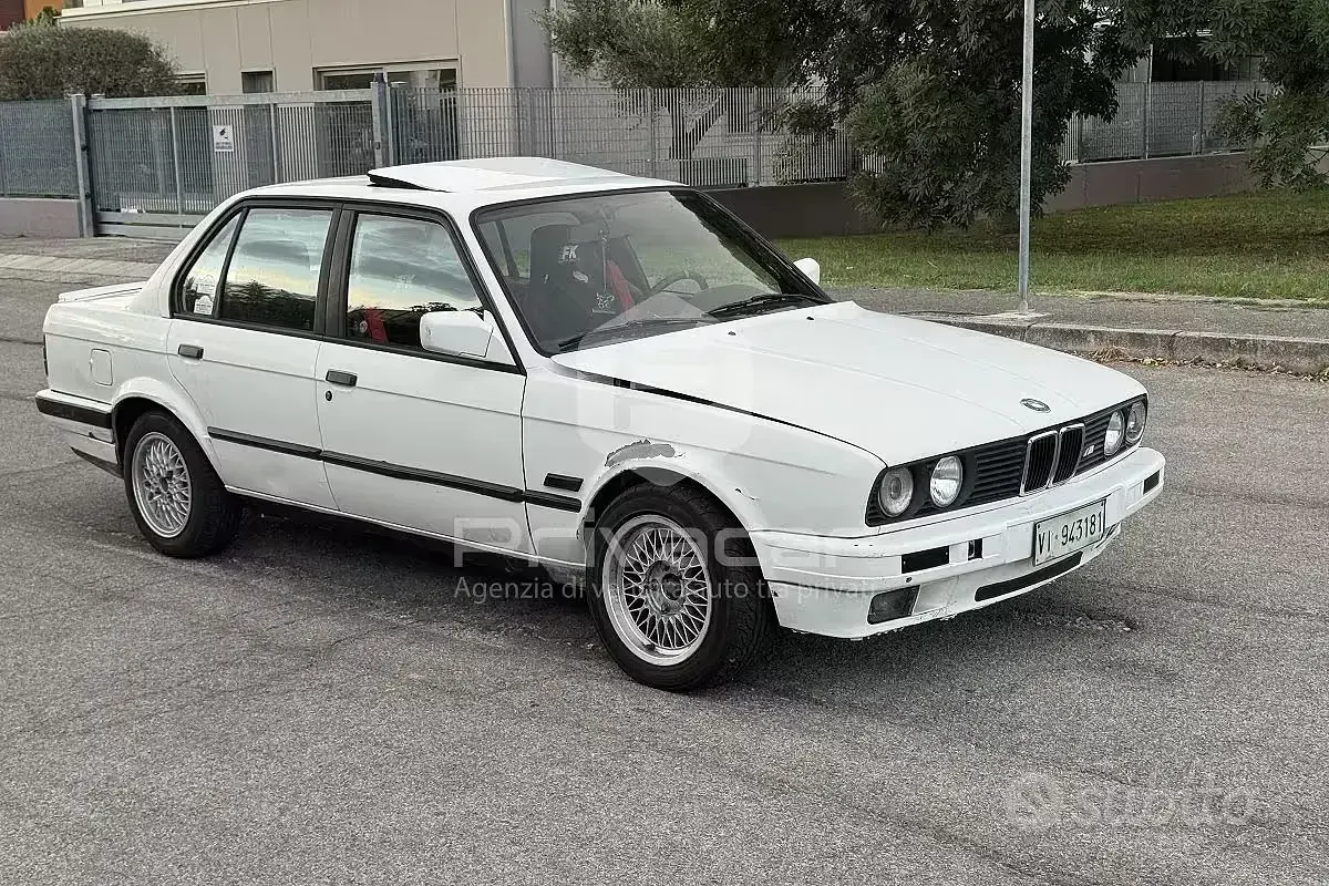 Usata BMW 318 113 CV (83 kW) 1990 Bianco Berlina
