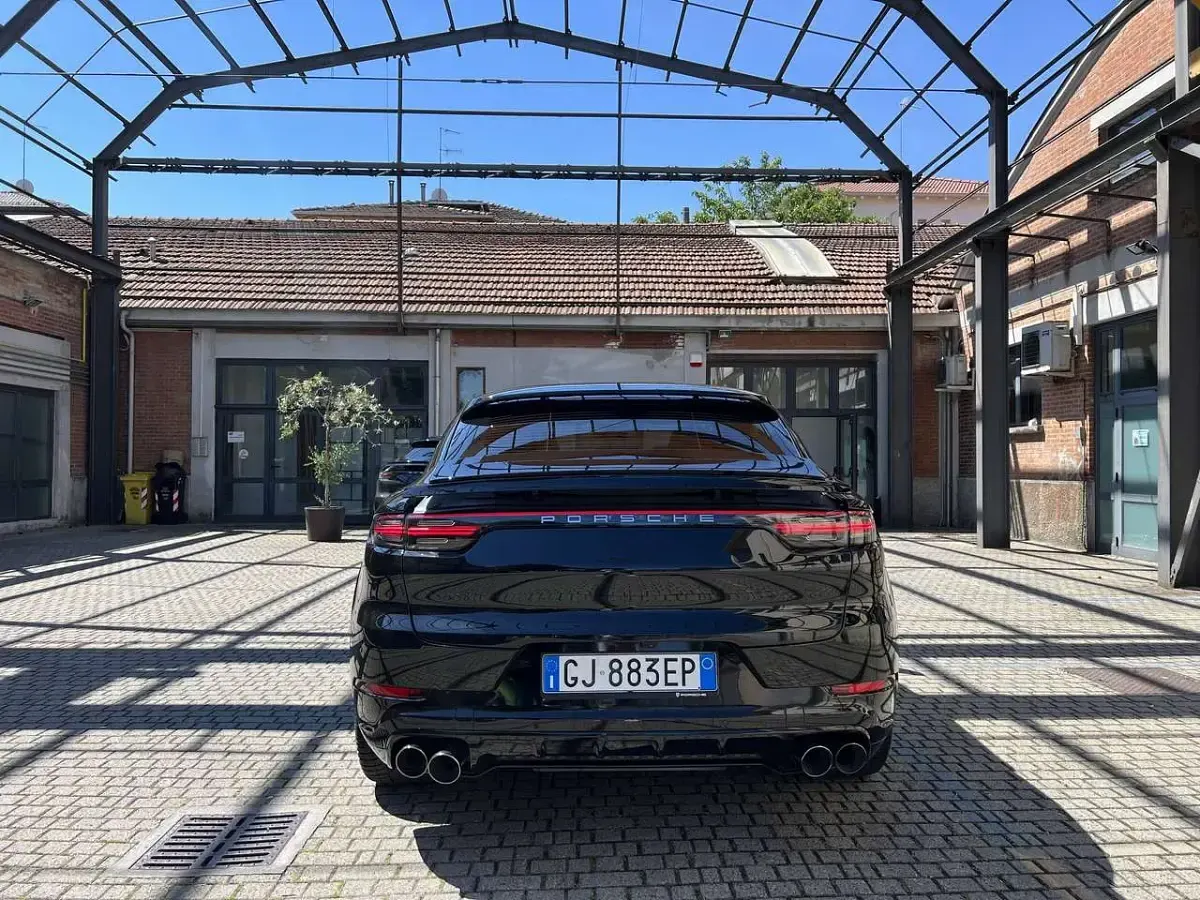 Usata Porsche Cayenne 340 CV (250 kW) 2021 Nero SUV