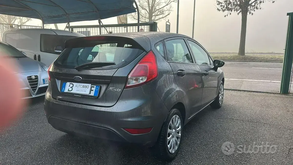 Usata Ford Fiesta Titanium 60 CV (44 kW) 2016 Grigio Utilitaria