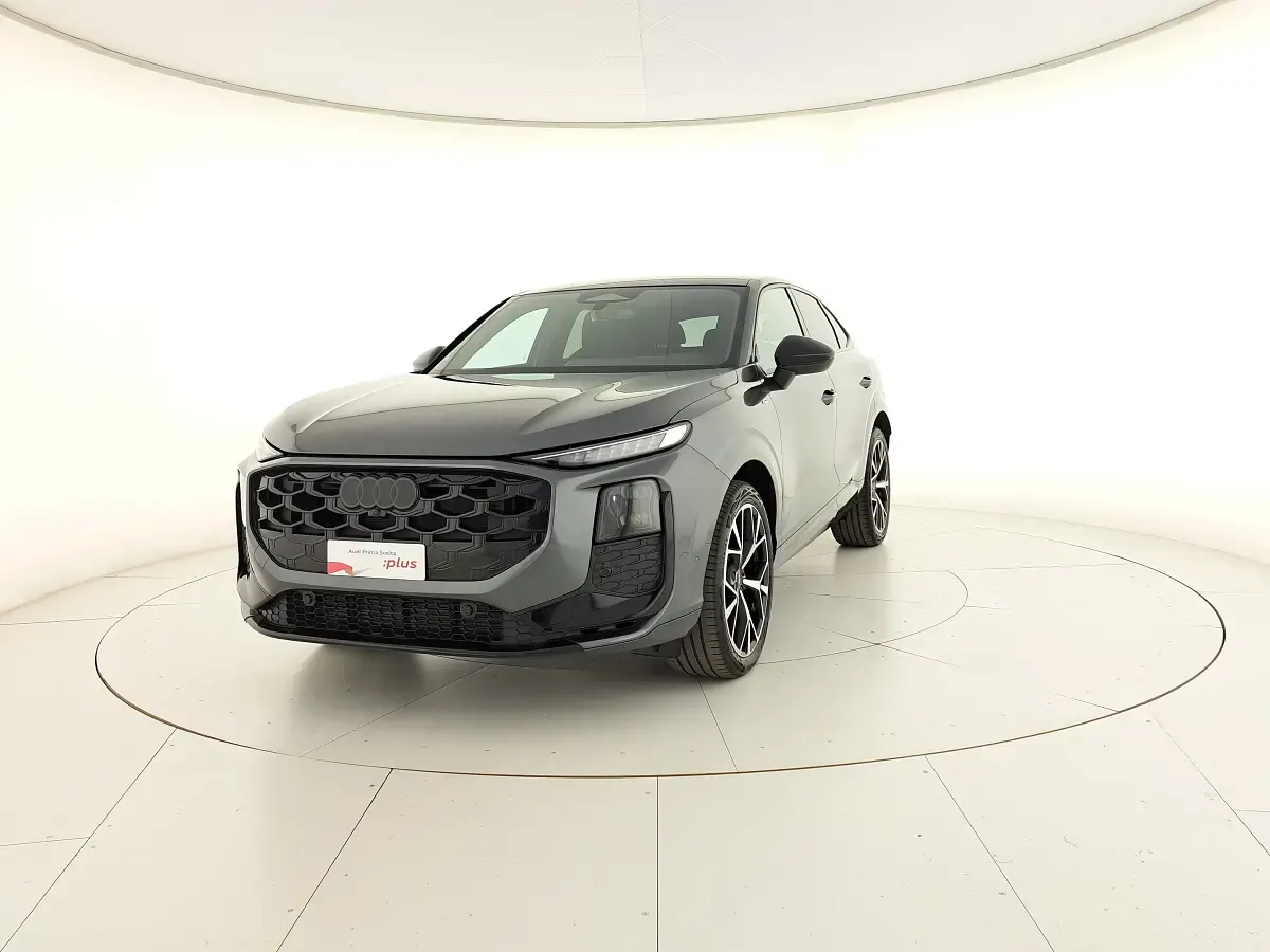 Nuova Audi Q3 Sportback S-Line 150 CV (110 kW) 2026 Grigio daytona perlato SUV