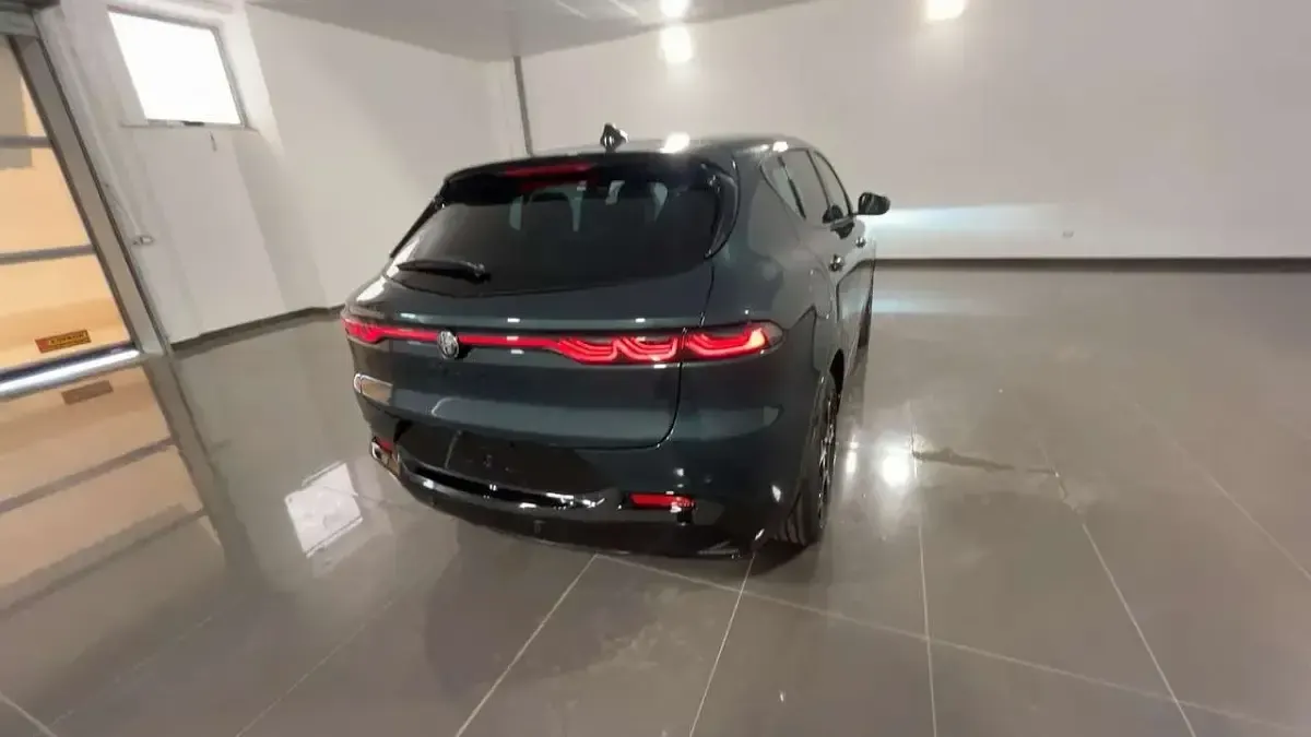 Nuova Alfa Romeo Tonale Veloce 131 CV (96 kW) 2026 Verde SUV