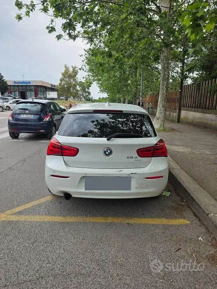 Gebraucht BMW 116 116 PS (85 kW) 2023 Weiß Kleinwagen