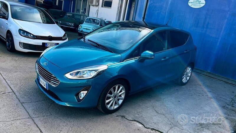 Usata Ford Fiesta Titanium 85 CV (62 kW) 2018 Blu Utilitaria