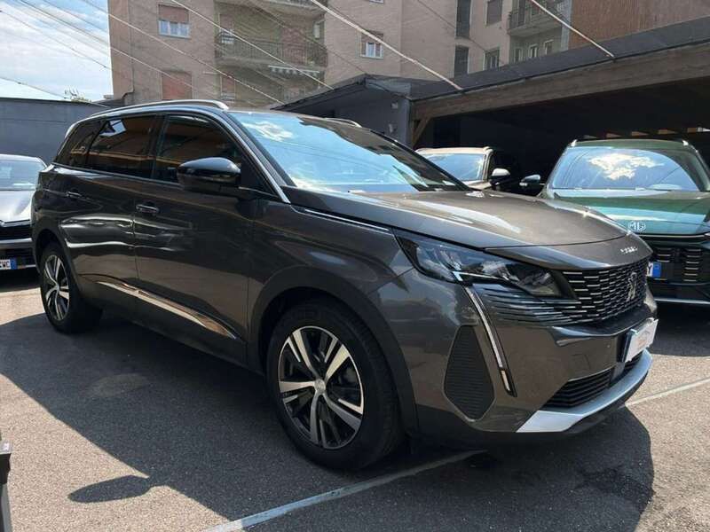 Usata Peugeot 5008 Allure 131 CV (96 kW) 2024 Grigio Monovolume